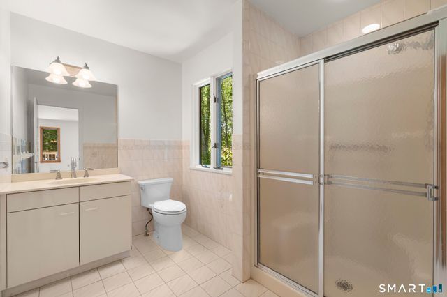 732 Den Road, Stamford, CT 06903