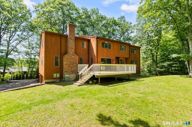 732 Den Road, Stamford, CT 06903