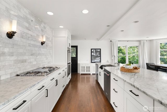 9144 Edgewater Drive SW, Lakewood, WA 98499