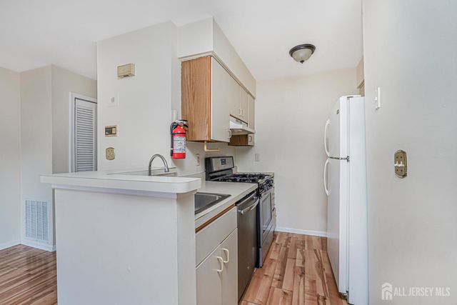 212 Blew Court, East Brunswick, NJ 08816