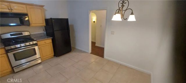 2818 S Bronson B, Los Angeles, CA 90018