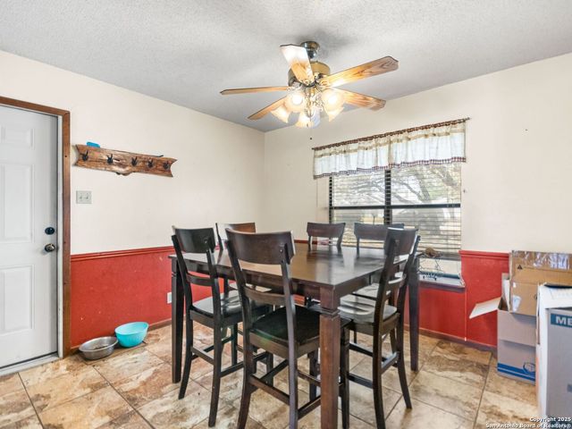 108 La Cieba, Jourdanton, TX 78026