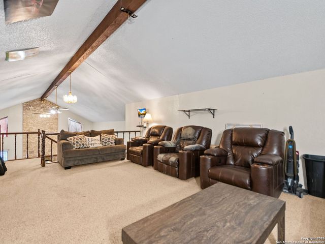 108 La Cieba, Jourdanton, TX 78026
