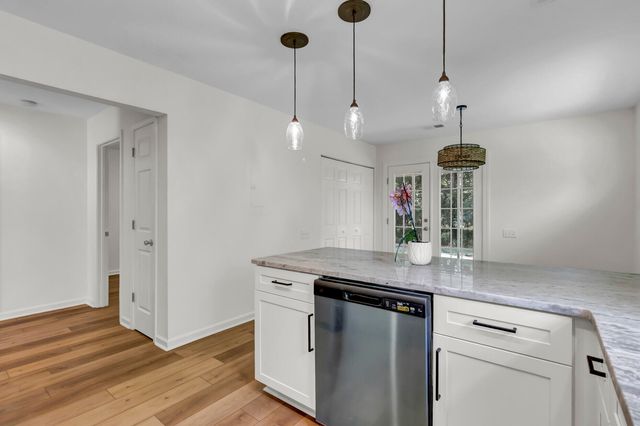 3292 Queensgate Way, Mount Pleasant, SC 29466