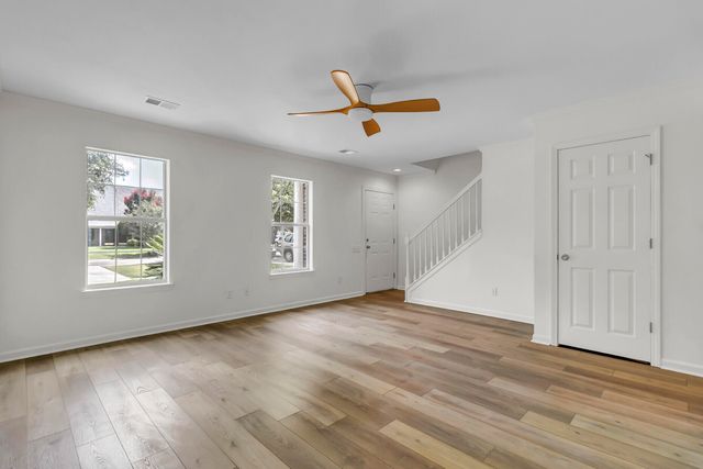 3292 Queensgate Way, Mount Pleasant, SC 29466