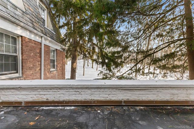 74 Pinewood Road 2F, Hartsdale, NY 10530