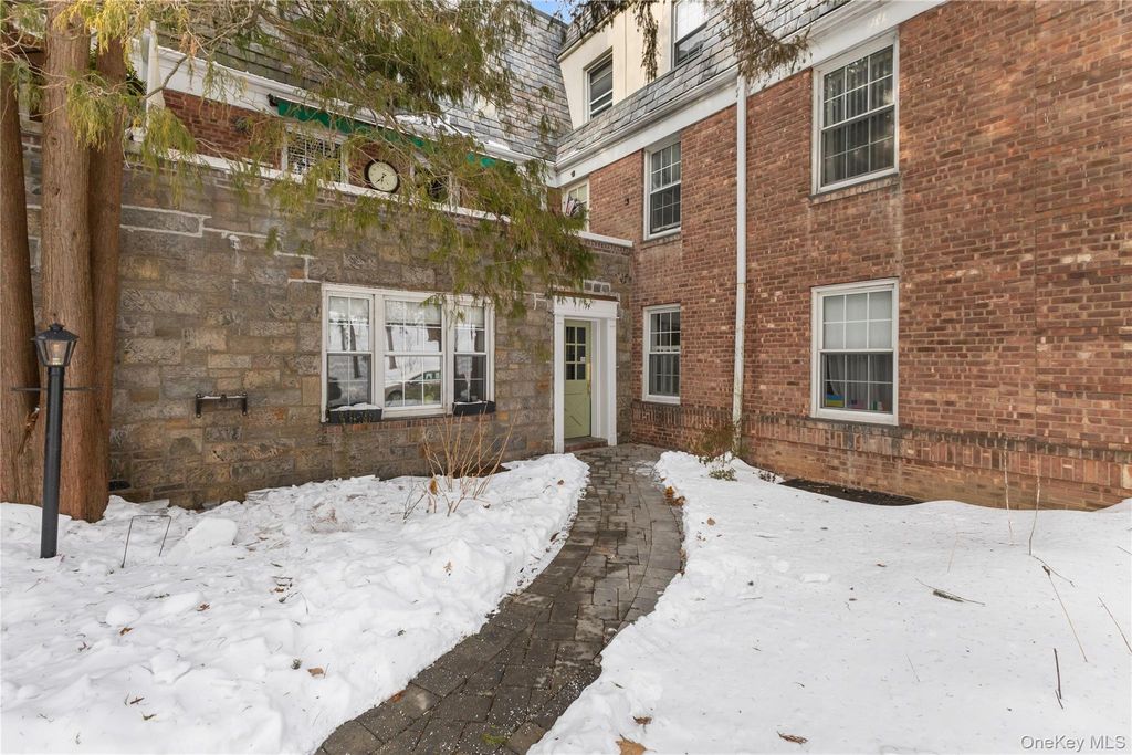 74 Pinewood Road 2F, Hartsdale, NY 10530