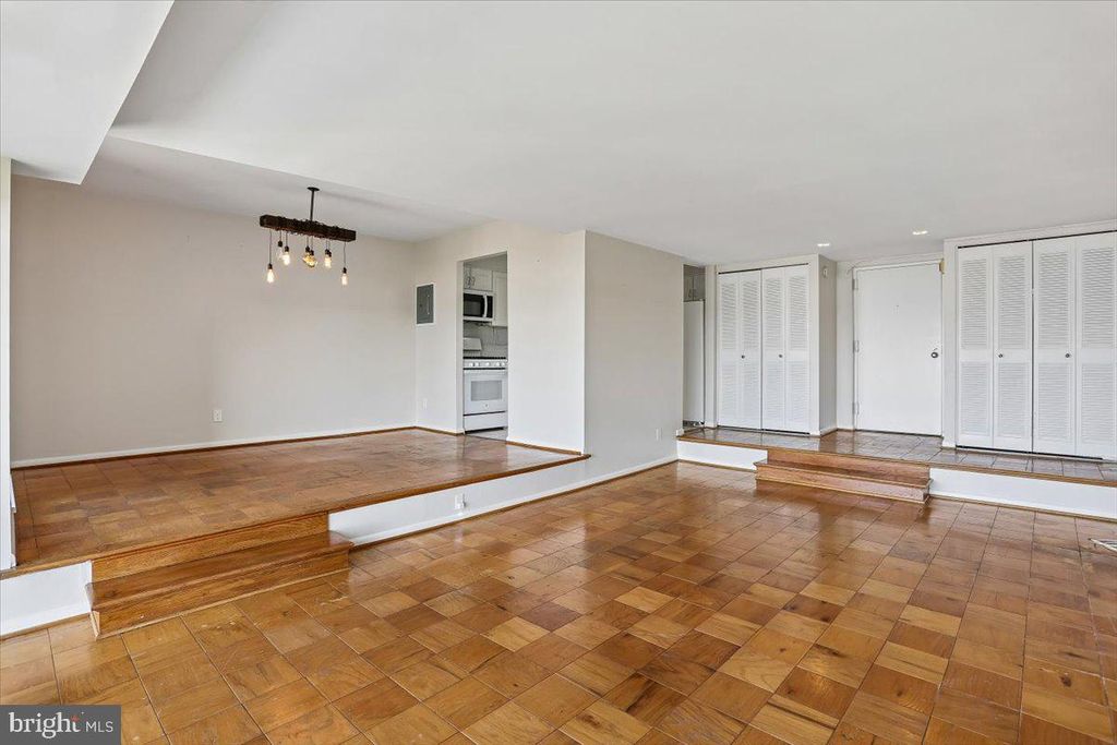 Image 13 of property listing at 9900 GEORGIA AVE #27-613, Silver Spring, MD 20902