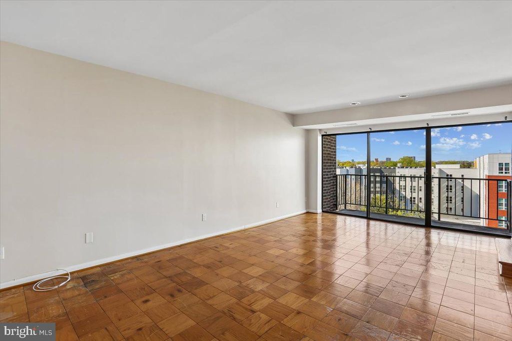 Image 15 of property listing at 9900 GEORGIA AVE #27-613, Silver Spring, MD 20902