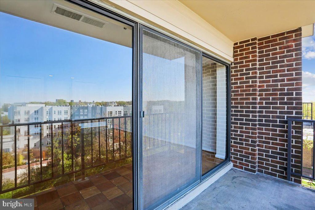 Image 17 of property listing at 9900 GEORGIA AVE #27-613, Silver Spring, MD 20902