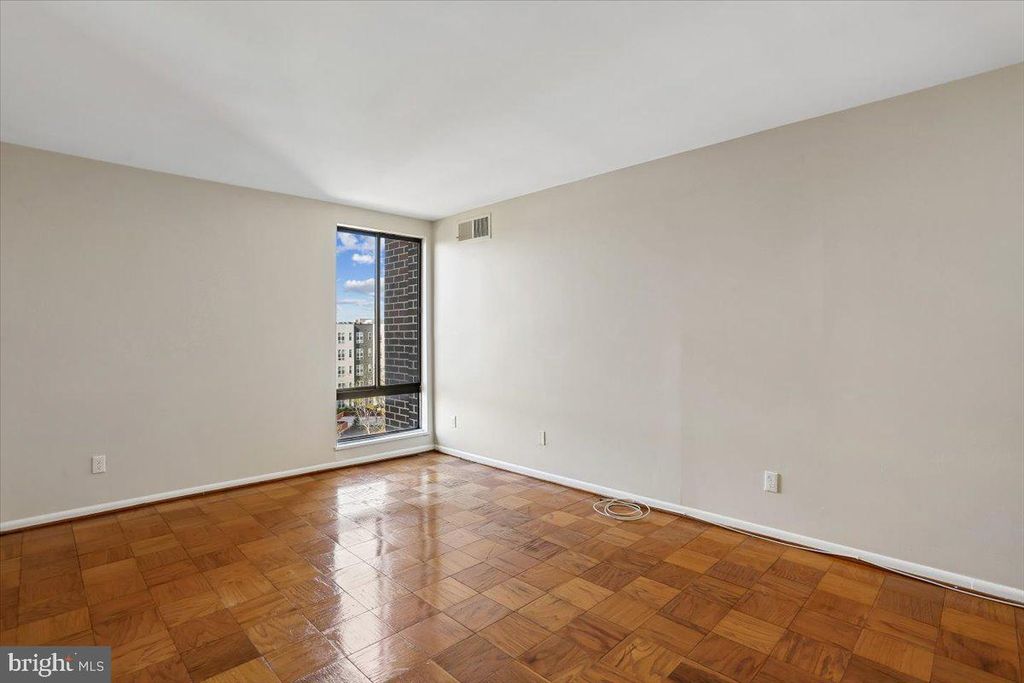 Image 23 of property listing at 9900 GEORGIA AVE #27-613, Silver Spring, MD 20902