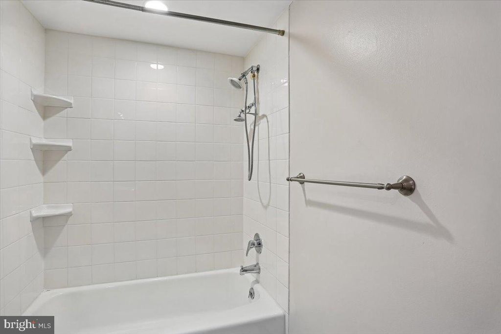 Image 28 of property listing at 9900 GEORGIA AVE #27-613, Silver Spring, MD 20902