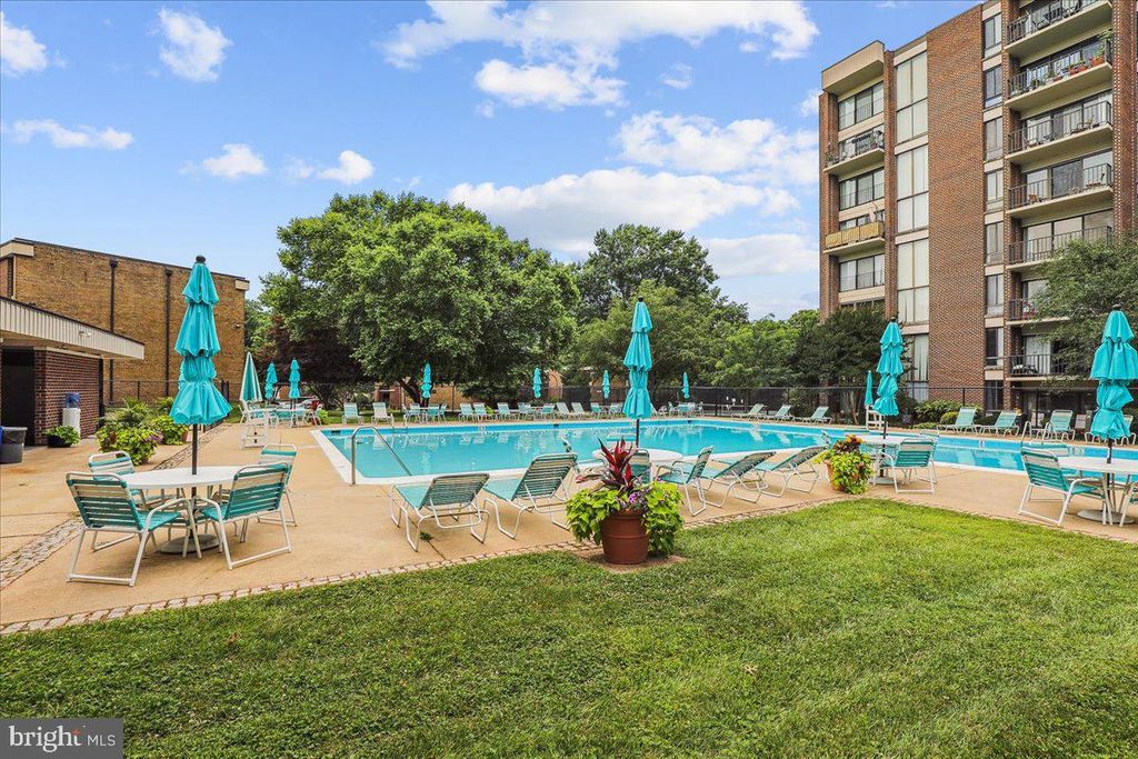 Image 36 of property listing at 9900 GEORGIA AVE #27-613, Silver Spring, MD 20902