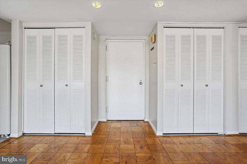 Image 4 of property listing at 9900 GEORGIA AVE #27-613, Silver Spring, MD 20902