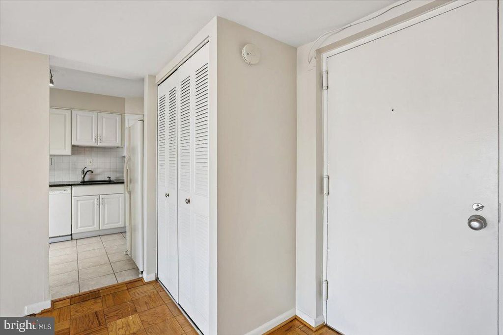 Image 5 of property listing at 9900 GEORGIA AVE #27-613, Silver Spring, MD 20902