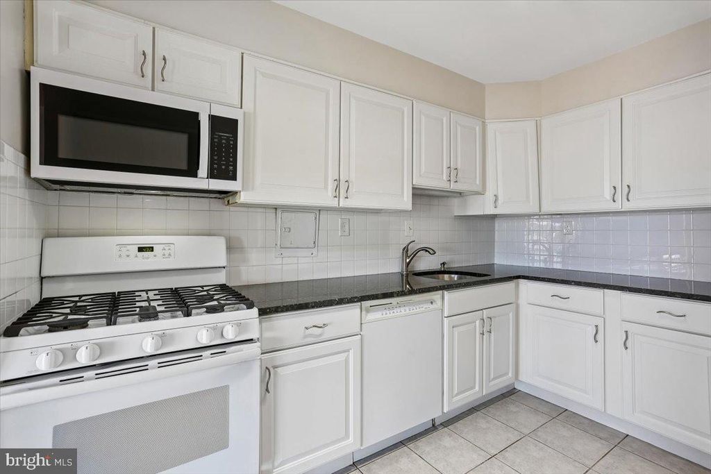 Image 7 of property listing at 9900 GEORGIA AVE #27-613, Silver Spring, MD 20902