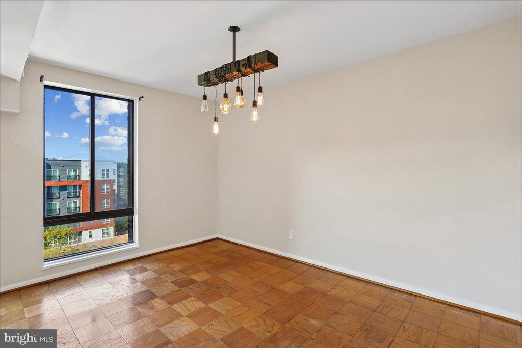 Image 9 of property listing at 9900 GEORGIA AVE #27-613, Silver Spring, MD 20902