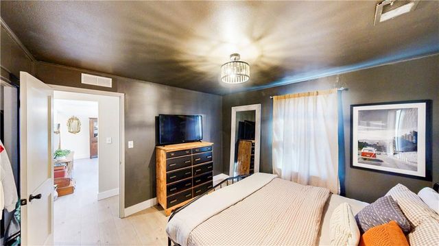 7708 Robinson Street, Overland Park, KS 66204