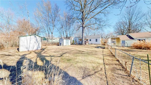 7708 Robinson Street, Overland Park, KS 66204