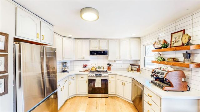 7708 Robinson Street, Overland Park, KS 66204