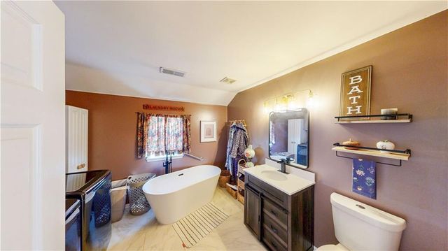 7708 Robinson Street, Overland Park, KS 66204