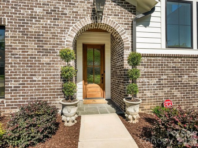2926 Windsor Avenue, Charlotte, NC 28209
