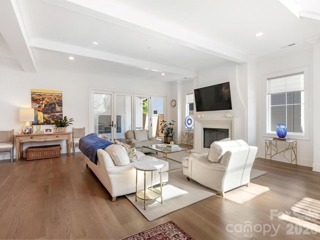 2926 Windsor Avenue, Charlotte, NC 28209