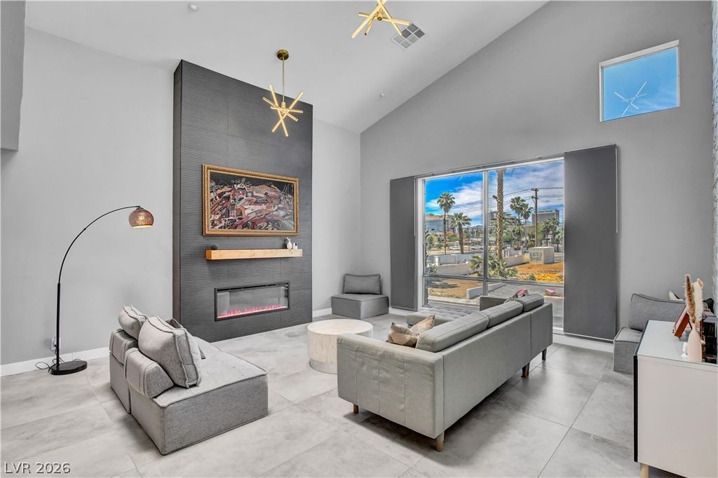 121 South 11th Street, Las Vegas, NV 89101