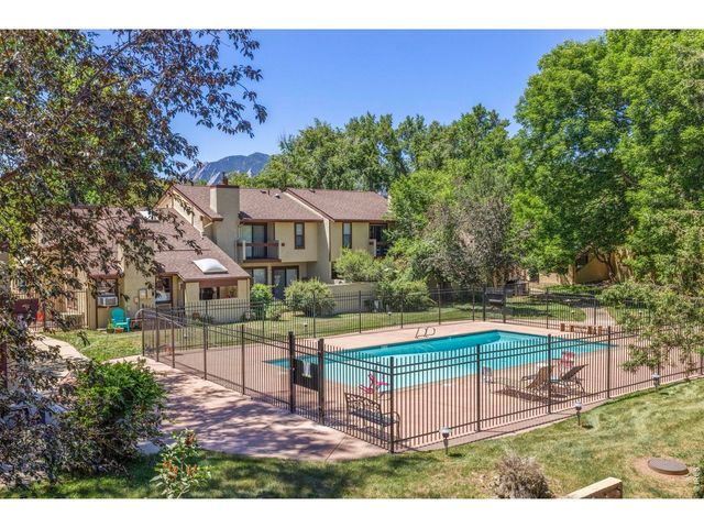 2660 Hawthorne Pl, Boulder, CO 80304
