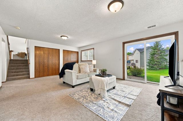 3875 Walnut Grove Lane N, Plymouth, MN 55446