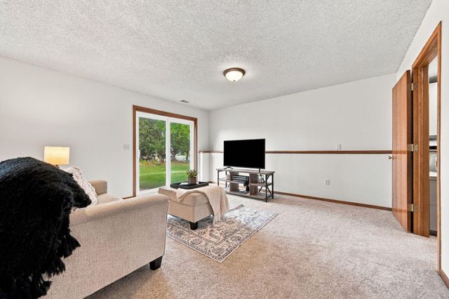 3875 Walnut Grove Lane N, Plymouth, MN 55446