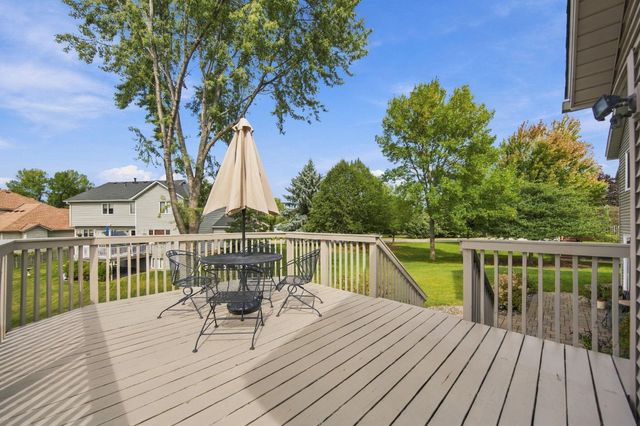 3875 Walnut Grove Lane N, Plymouth, MN 55446