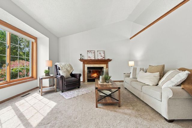 3875 Walnut Grove Lane N, Plymouth, MN 55446