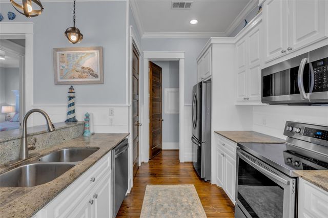 911 Tidelands Drive, Crystal Beach, TX 77650