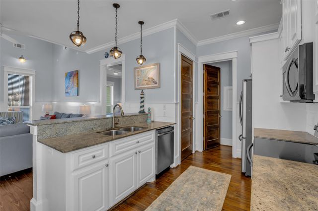 911 Tidelands Drive, Crystal Beach, TX 77650