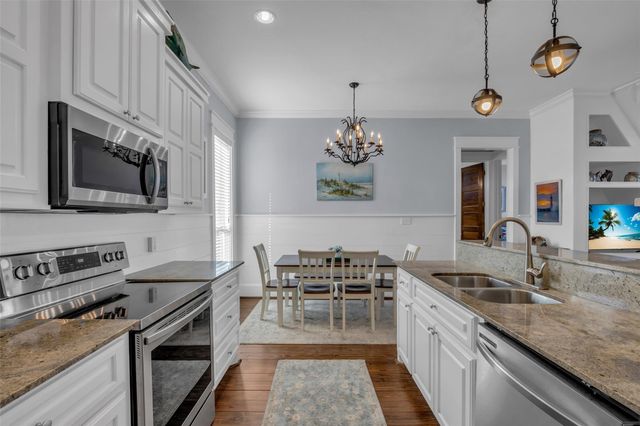 911 Tidelands Drive, Crystal Beach, TX 77650