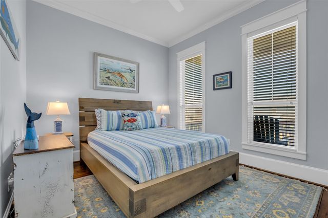 911 Tidelands Drive, Crystal Beach, TX 77650