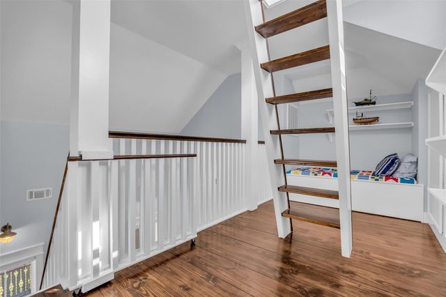 911 Tidelands Drive, Crystal Beach, TX 77650