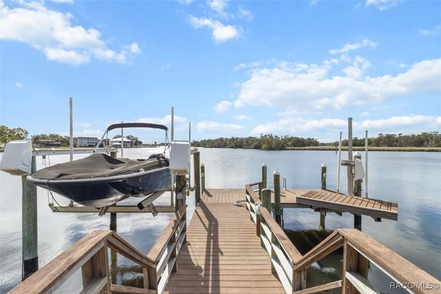 12054 W Broad Jump Court, Homosassa, FL 34448