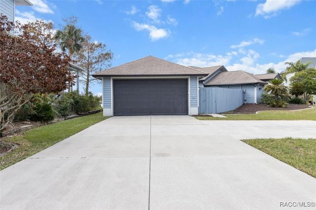 12054 W Broad Jump Court, Homosassa, FL 34448