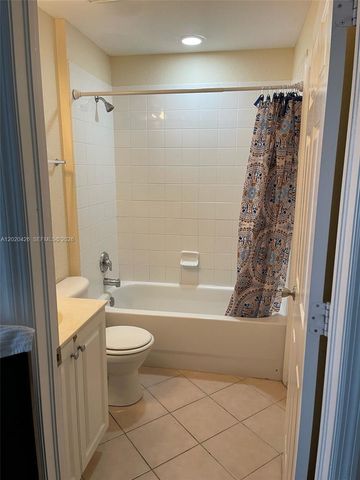 2043 Nassau Dr 2043, Riviera Beach, FL 33404