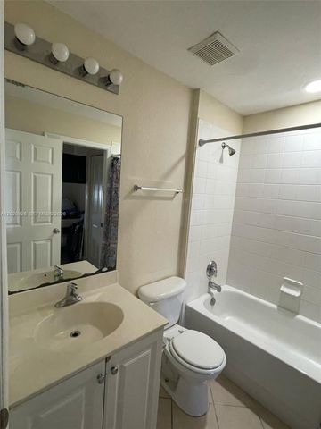 2043 Nassau Dr 2043, Riviera Beach, FL 33404