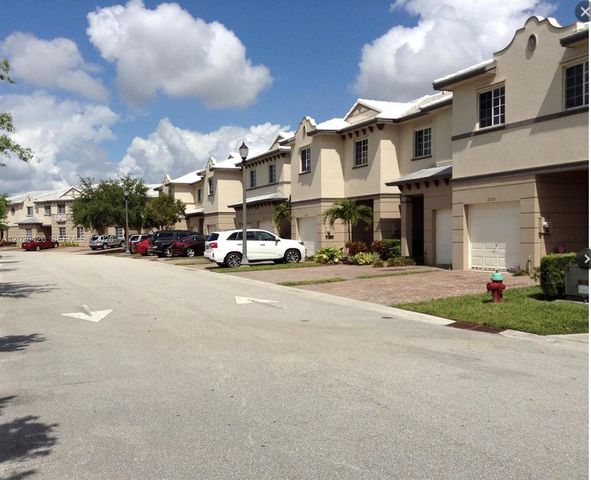 2043 Nassau Dr 2043, Riviera Beach, FL 33404