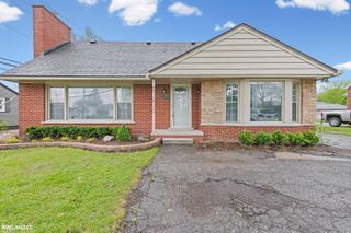 27080 S River Road, Harrison Twp, MI 48045
