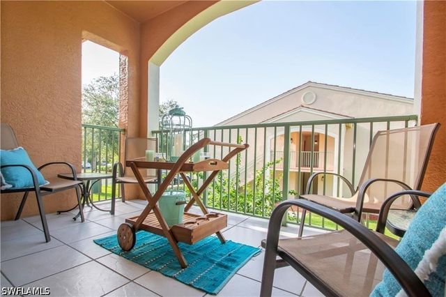 1220 Wildwood Lakes BLVD 201, Naples, FL 34104