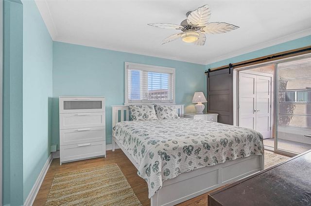 3585 LAKE BAYSHORE DRIVE J-301, Bradenton, FL 34205