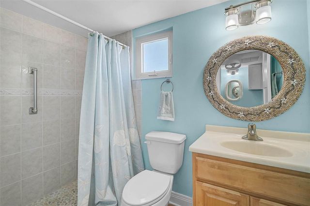 3585 LAKE BAYSHORE DRIVE J-301, Bradenton, FL 34205