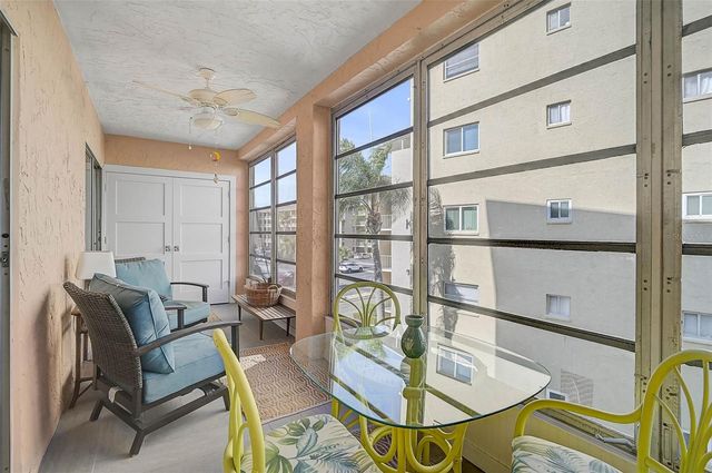 3585 LAKE BAYSHORE DRIVE J-301, Bradenton, FL 34205