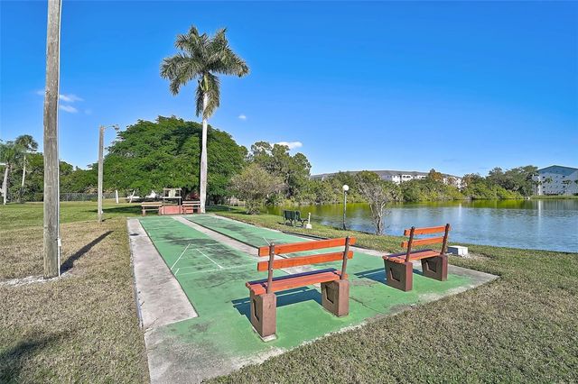 3585 LAKE BAYSHORE DRIVE J-301, Bradenton, FL 34205
