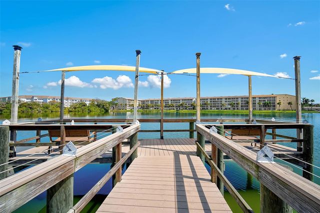 3585 LAKE BAYSHORE DRIVE J-301, Bradenton, FL 34205